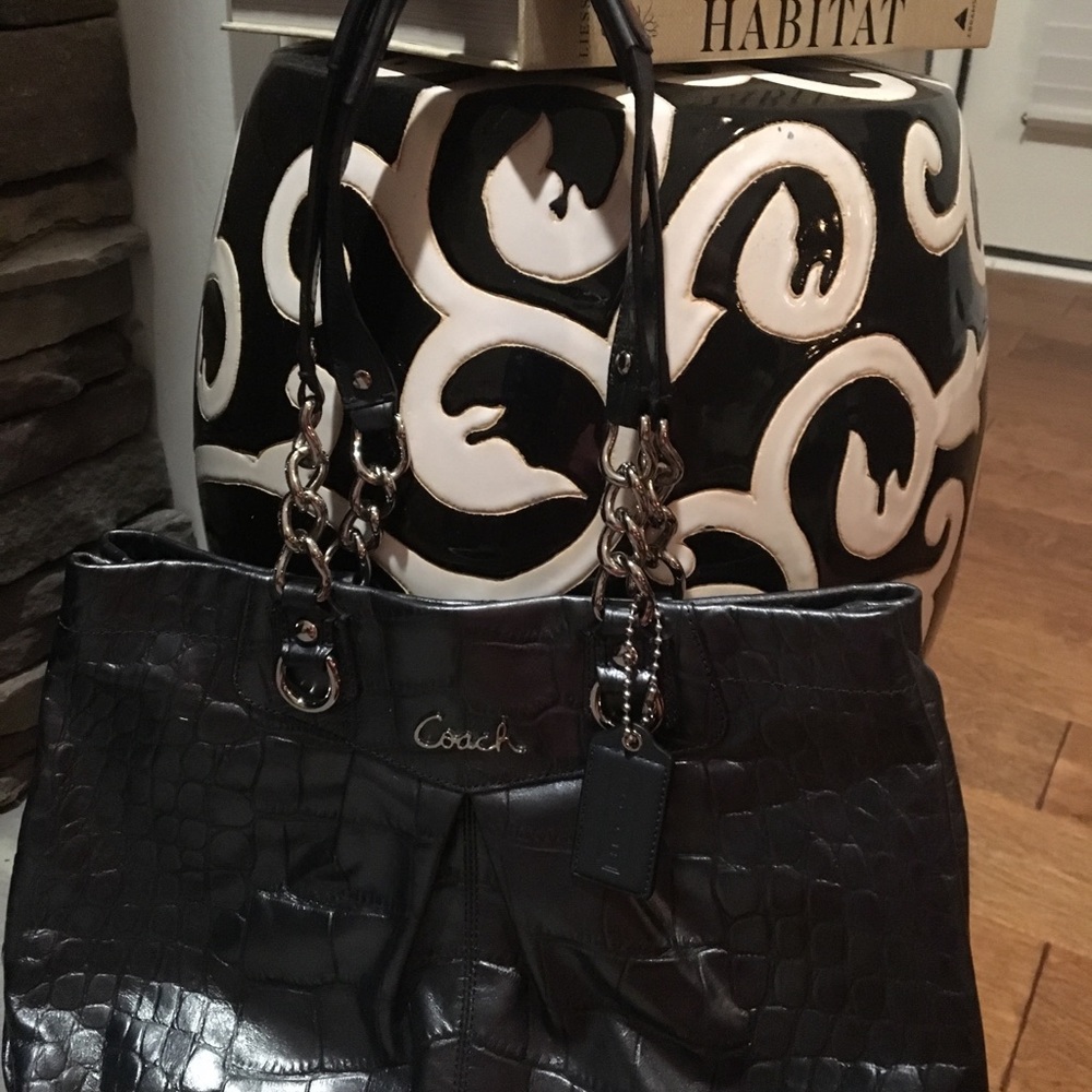 Authentic Coach Handbag - Picture 2 of 4